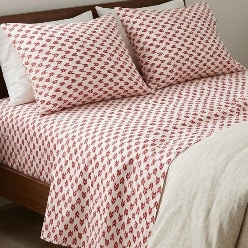 West Elm Queen Fitted Sheet & Pillowcase Set 100%Cotton Red Geometric Arrow Ikat